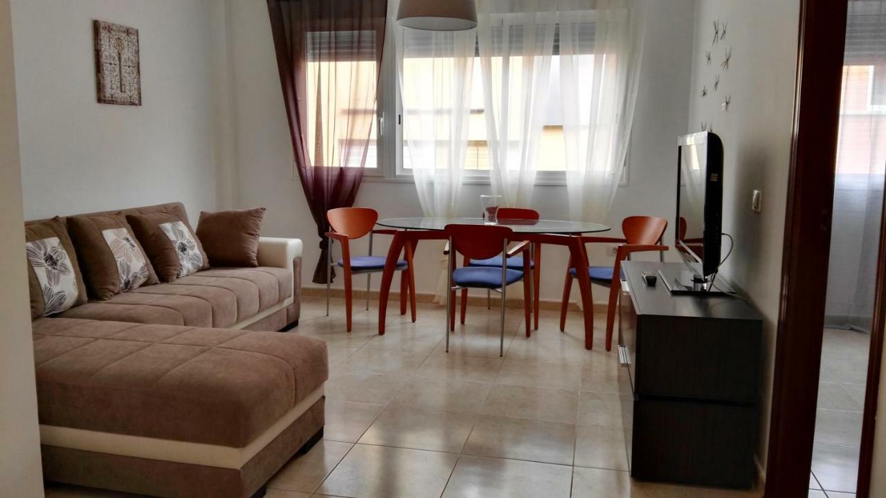 Piso Geneto Con Garaje Apartmán